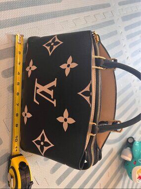 LOUIS VUITTON SHOULDER BAG